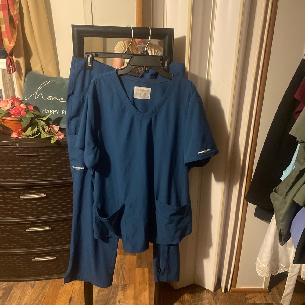 Caribbean blue 2x top  / xl pants sketchers scrub set